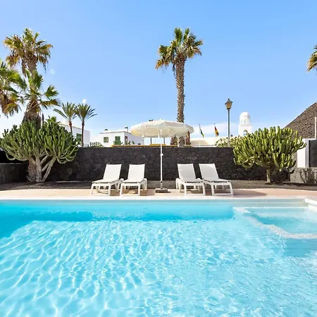 فيلة Volcan بلايا بلانكا