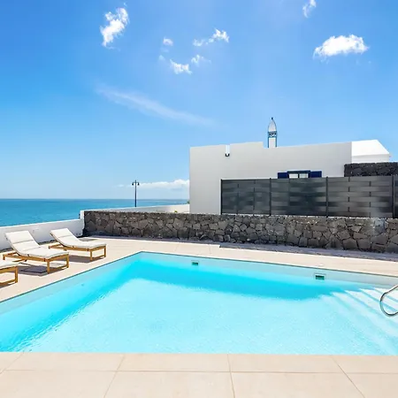 Volcan Villa Playa Blanca